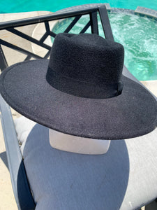 BLACK BRIM HAT